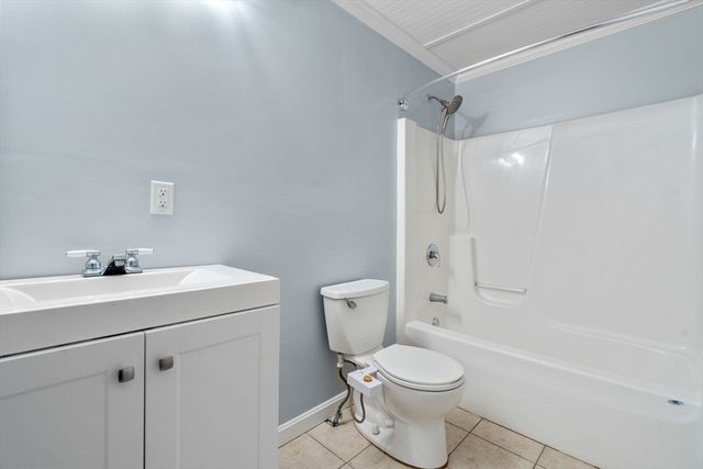 27 Stillman St, Framingham, MA 01702