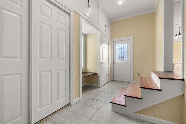 27 Stillman St, Framingham, MA 01702