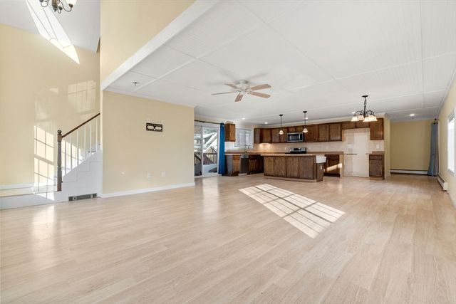 27 Stillman St, Framingham, MA 01702