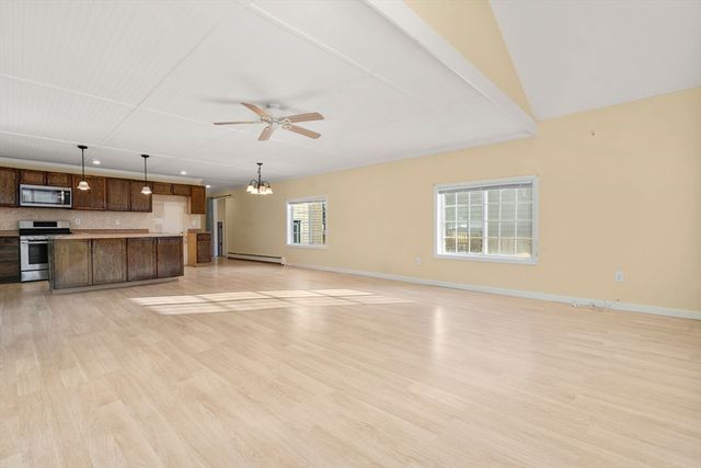 27 Stillman St, Framingham, MA 01702