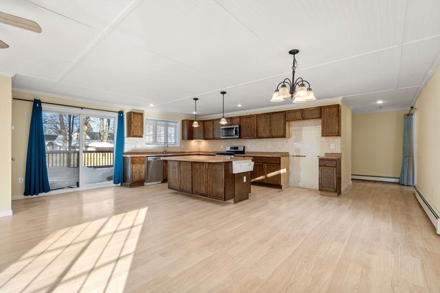 27 Stillman St, Framingham, MA 01702