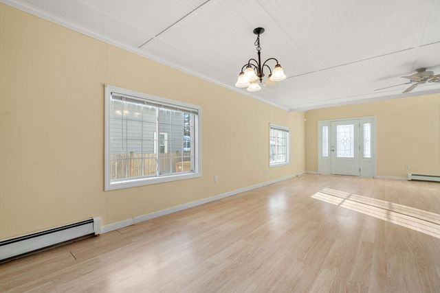 27 Stillman St, Framingham, MA 01702