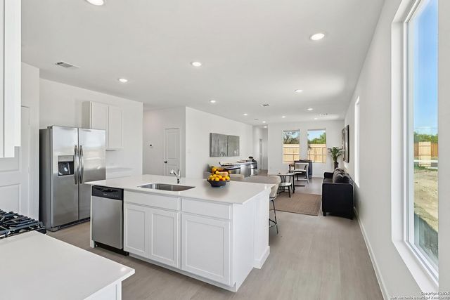 15519 Crescent Pine, San Antonio, TX 78253