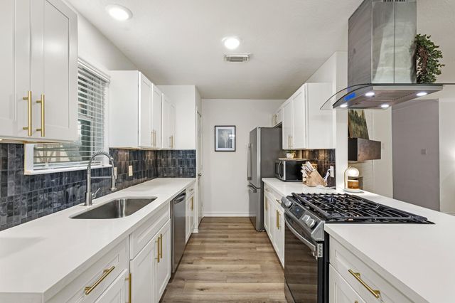 12511 Adirondack Drive, Houston, TX 77089