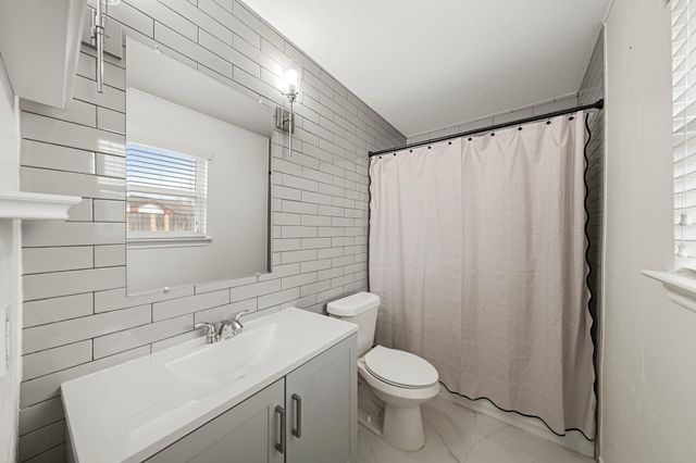 12511 Adirondack Drive, Houston, TX 77089