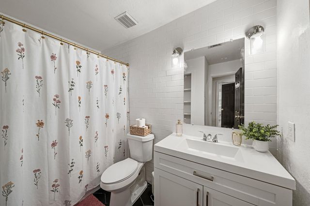 12511 Adirondack Drive, Houston, TX 77089