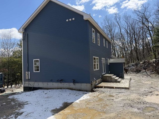 95 Leicester St., Oxford, MA 01540