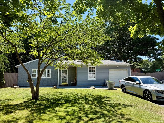 142 Palmer Street, Brentwood, NY 11717