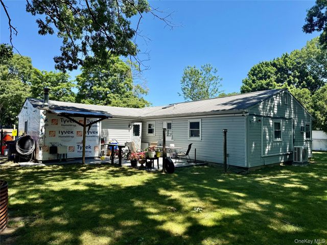 142 Palmer Street, Brentwood, NY 11717
