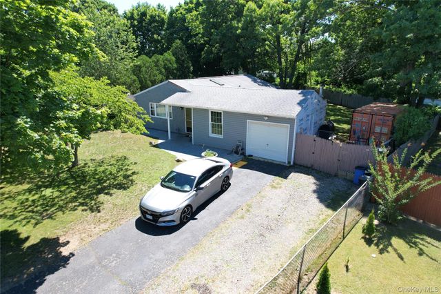 142 Palmer Street, Brentwood, NY 11717