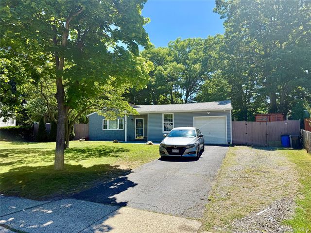 142 Palmer Street, Brentwood, NY 11717