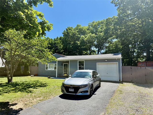 142 Palmer Street, Brentwood, NY 11717