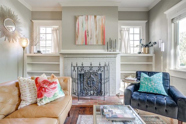 2116 Hurley Avenue, Fort Worth, TX 76110