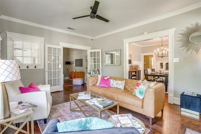 2116 Hurley Avenue, Fort Worth, TX 76110