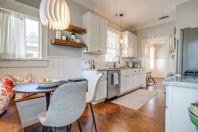 2116 Hurley Avenue, Fort Worth, TX 76110