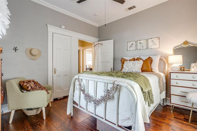 2116 Hurley Avenue, Fort Worth, TX 76110