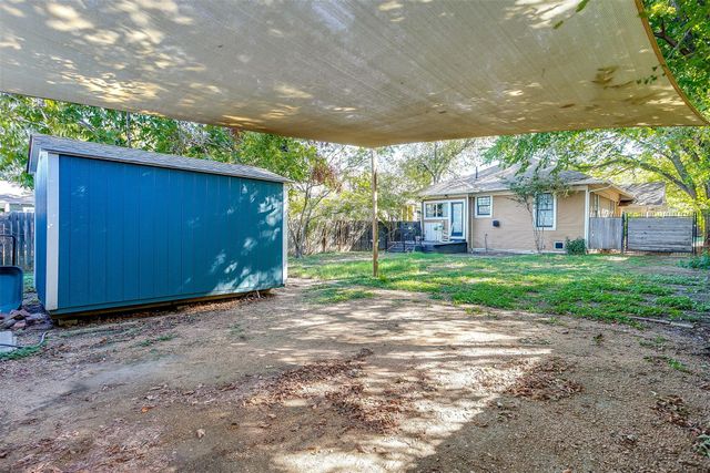 2116 Hurley Avenue, Fort Worth, TX 76110