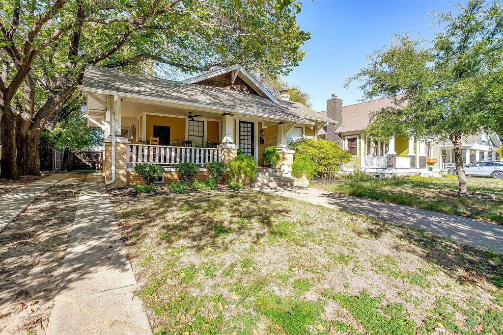 2116 Hurley Avenue, Fort Worth, TX 76110