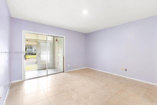 20 Lake Vista Trl Apt 107, Port St Lucie, FL 34952