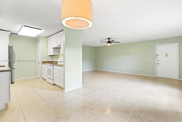 20 Lake Vista Trl Apt 107, Port St Lucie, FL 34952