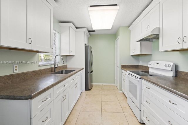 20 Lake Vista Trl Apt 107, Port St Lucie, FL 34952