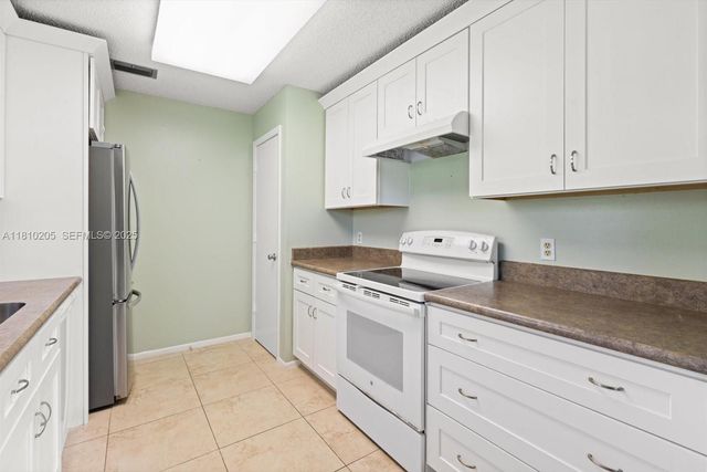 20 Lake Vista Trl Apt 107, Port St Lucie, FL 34952
