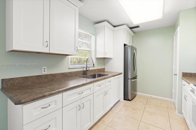 20 Lake Vista Trl Apt 107, Port St Lucie, FL 34952