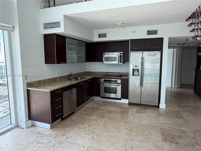 41 SE 5th St 716, Miami, FL 33131