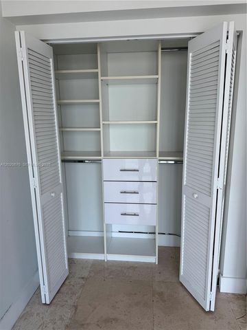 41 SE 5th St 716, Miami, FL 33131