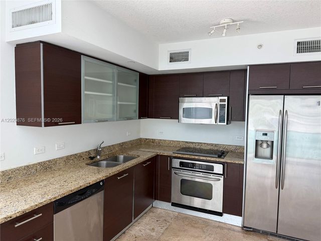41 SE 5th St 716, Miami, FL 33131