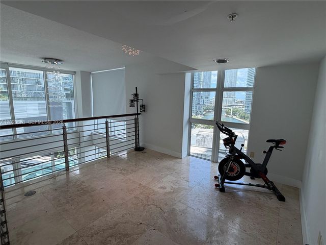 41 SE 5th St 716, Miami, FL 33131
