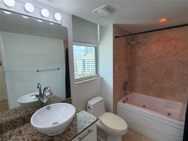 41 SE 5th St 716, Miami, FL 33131