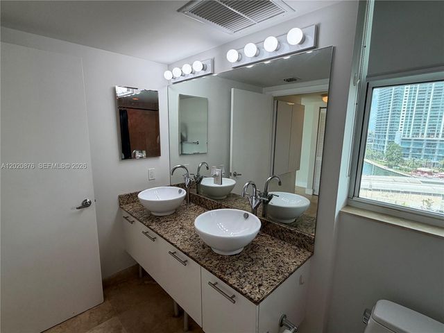 41 SE 5th St 716, Miami, FL 33131