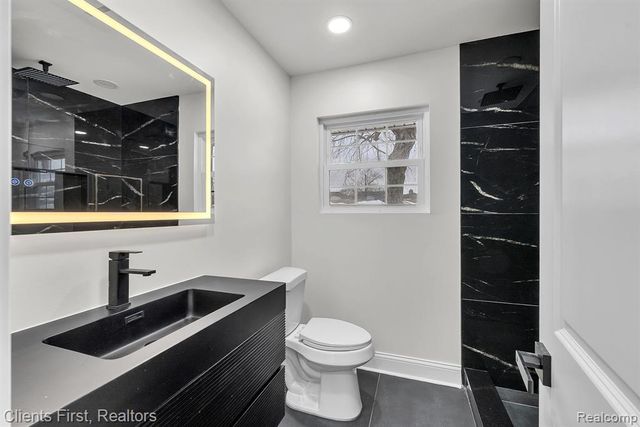 8680 Mercedes Street, Dearborn Heights, MI 48127