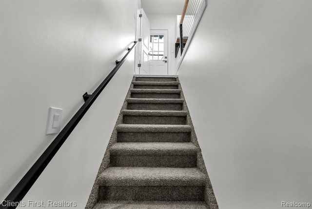 8680 Mercedes Street, Dearborn Heights, MI 48127