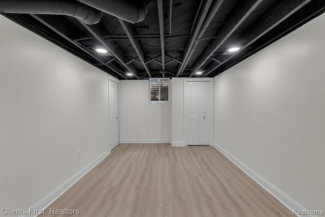 8680 Mercedes Street, Dearborn Heights, MI 48127