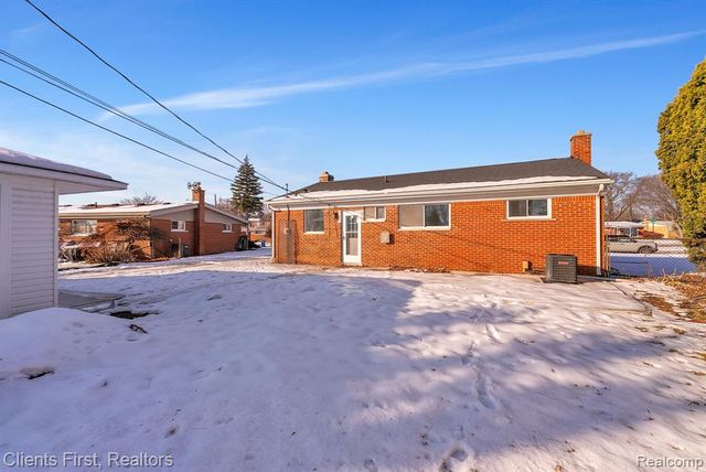 8680 Mercedes Street, Dearborn Heights, MI 48127