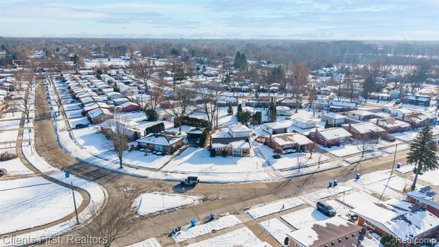 8680 Mercedes Street, Dearborn Heights, MI 48127