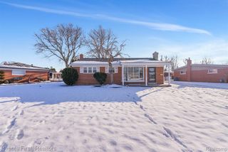 8680 Mercedes Street, Dearborn Heights, MI 48127