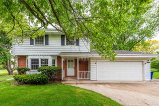 S71W17273 Pleasant View DRIVE, Muskego, WI 53150