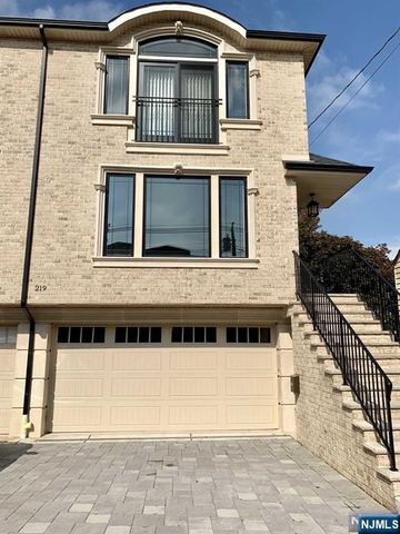 219 Roff Avenue B, Palisades Park, NJ 07650