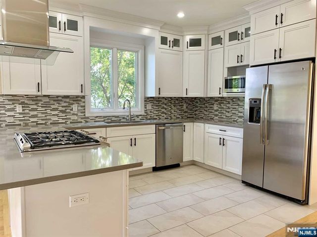 219 Roff Avenue B, Palisades Park, NJ 07650