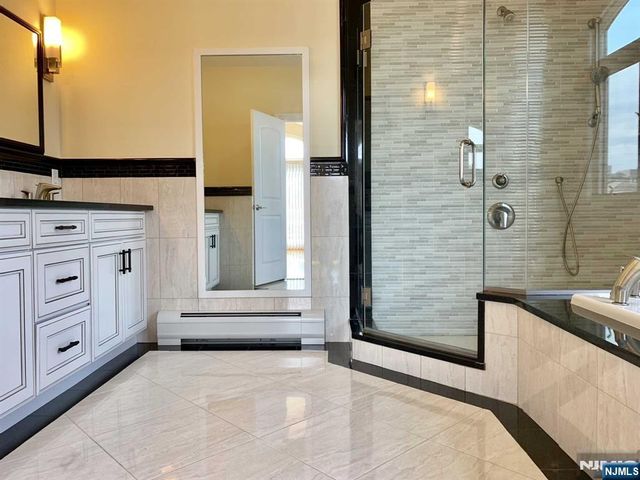 219 Roff Avenue B, Palisades Park, NJ 07650