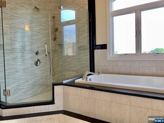 219 Roff Avenue B, Palisades Park, NJ 07650