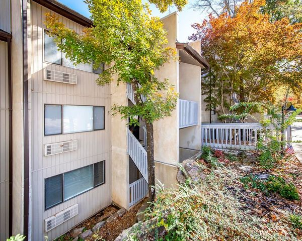 125 Chelsea Dr, Fairfield Bay, AR 72088