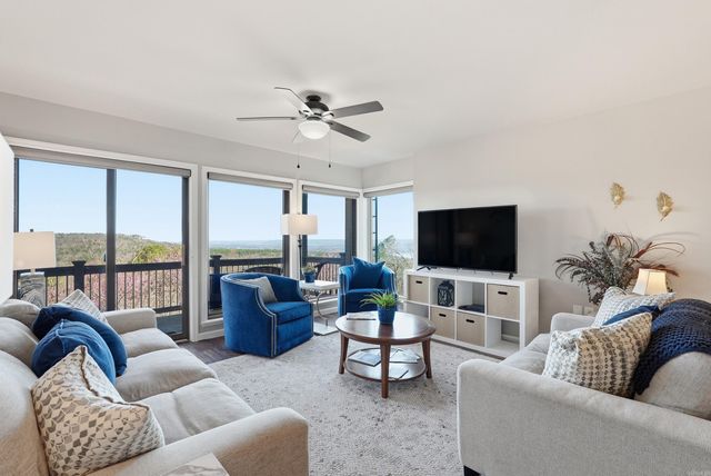 125 Chelsea Dr, Fairfield Bay, AR 72088