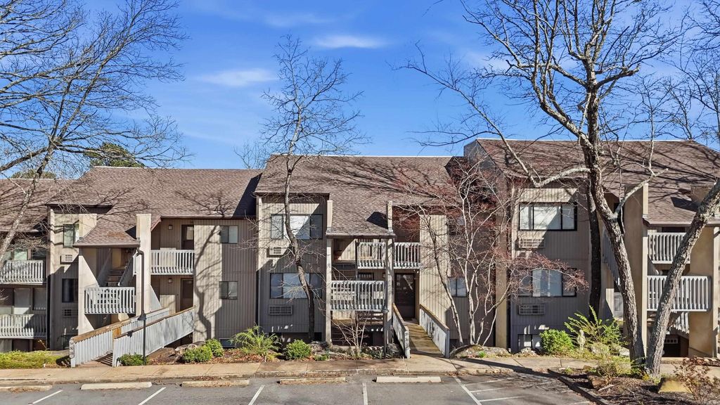 125 Chelsea Dr, Fairfield Bay, AR 72088