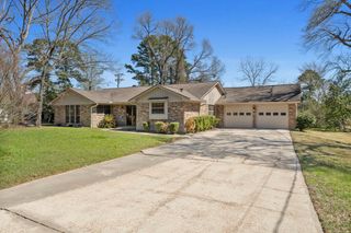 18 Panorama Drive, Conroe, TX 77304