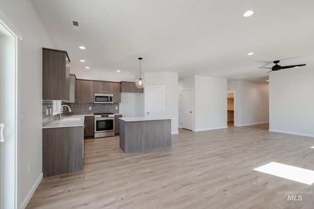 2055 S Border Way, Meridian, ID 83642