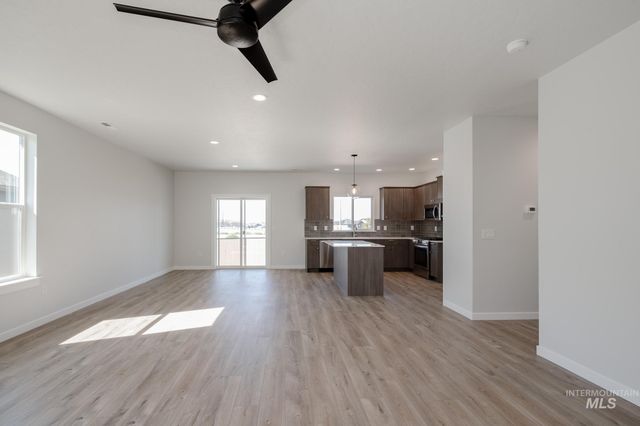 2055 S Border Way, Meridian, ID 83642
